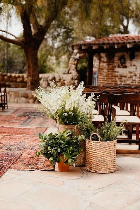 Budget Wedding Floral Ideas, Wedding Ceremony Potted Plants, Potted Plant Ceremony Decor, Basket Flower Wedding, Potted Plants At Wedding, Potted Plants Wedding Alter, Church Wedding Alter Flowers, Flowers In Baskets Wedding, Alter Ideas For Wedding