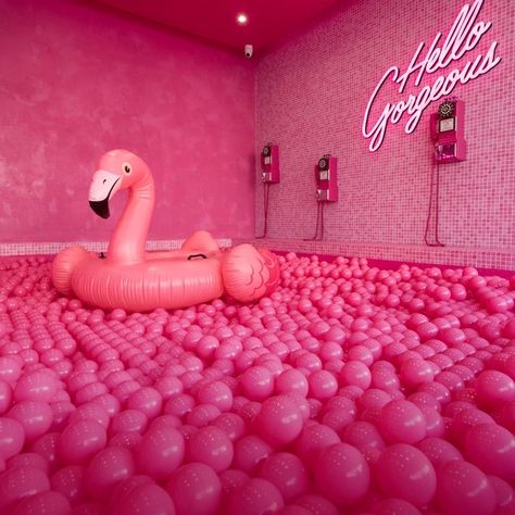 Pink Lighting, Selfie Museum, Selfie Wall, Photo Room, Burger Restaurant, Barbie Birthday, Barbie Party, Pink Room, Pink Parties