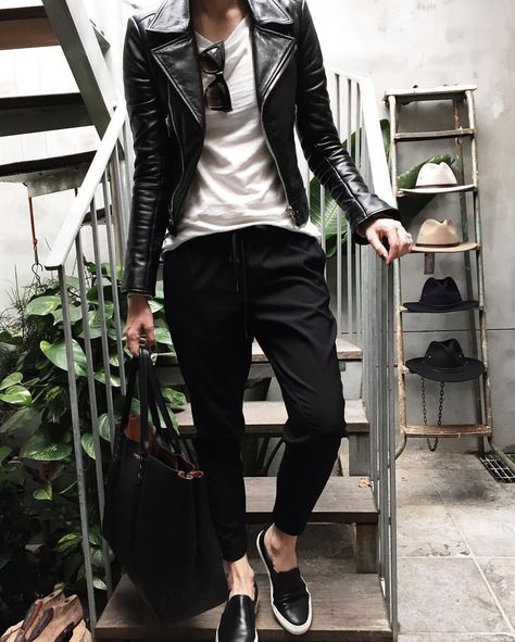 Andro Fashion, Style Androgyne, Butch Fashion, Lesbian Outfits, Androgynous Outfits, Androgynous Style, Queer Fashion, Neue Outfits, Tomboy Outfits