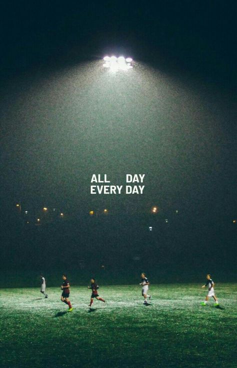 Football♡♡♡>>> Roman Wallpaper Aesthetic, Cute Soccer Pictures, Football Wallpaper Iphone, Matching Quotes, Football Motivation, Football Movies, Eliminate Distractions, Captain America Wallpaper, Messi Soccer