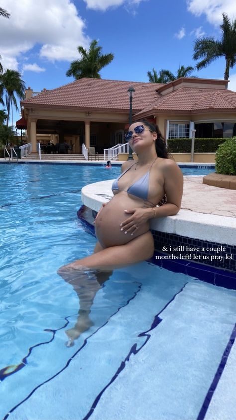 Pool Bump Pictures, Pregnant Pool Outfit, Katya Elise Henry Pregnant, Swimming Pool Maternity Shoot, Pool Maternity Shoot, Pregnant Belly Huge, Hot Pregnancy Outfits, Beautiful Pregnancy Photos, Big Pregnant