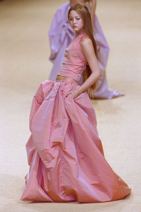 Catwalk Dress, Karl Lagerfeld Fashion, Prom Inspiration, Chica Cool, Devon Aoki, Vestidos Color Rosa, Chanel Runway, Dress Chanel, Chanel Haute Couture