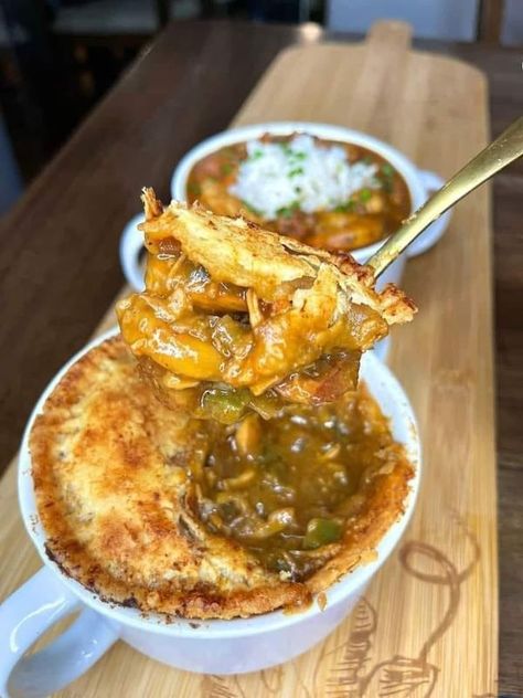 Creole Gumbo Recipe, Cajun Seafood Gumbo, Louisiana Gumbo, Creole Gumbo, Recipes Spicy, Spicy Seafood, New Orleans History, Creole Cooking, Seafood Gumbo