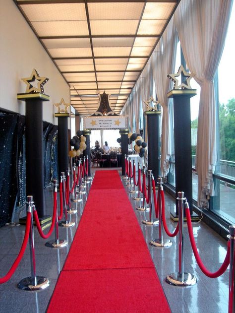 Red Carpet Prom Themes Red Carpet, Red Carpet Entrance Events, 007 Prom Theme, Hollywood Red Carpet Aesthetic, Prom Entrance Ideas, Red Carpet Prom Theme, Red Carpet Wedding Theme, Prom Ideas Theme, Hollywood Prom Theme