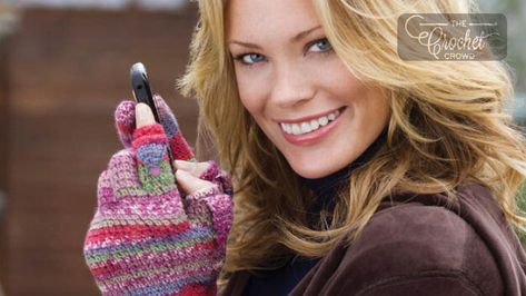 Crochet Texting Gloves | The Crochet Crowd Glove Pattern, Crochet Gloves Pattern, Texting Gloves, Gloves Pattern, Crochet Fingerless Gloves, Crochet Mittens, Mittens Pattern, Crochet Gloves, Red Heart Yarn