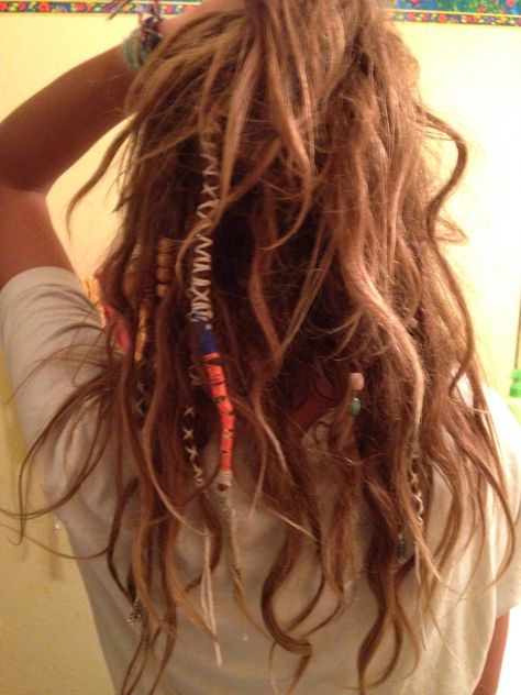 I love my baby-dreads :) Half Dreads, Baby Dreads, Partial Dreads, Boho Hair Wrap, Faux Dreads, Hippie Hair, Estilo Hippie, Dread Hairstyles, Dreadlock Hairstyles