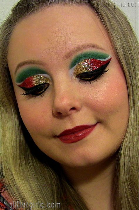 This christmas makeup certain to make a splash at any holiday event. Grinch Makeup, Tacky Christmas Party, Christmas Party Makeup, Elf Outfit, Makeup Christmas, Bad Makeup, Whoville Christmas, Tacky Christmas Sweater, Xmas Jumpers