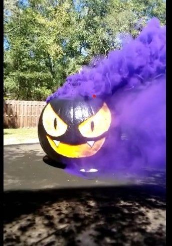 Gastly Pokemon, Pokemon Pumpkin, Zoroark Pokemon, Pokemon Decor, Pokemon Halloween, Pokemon Diy, Ghost Pokemon, Pokemon Craft, Pokemon Birthday Party