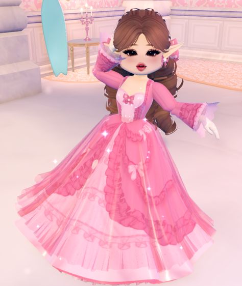 Royale High Pajama Outfit, High Tips, Rh Combos, Royale Outfits, Rh Hacks, Royal High Outfits Ideas Cheap, Rh Design, Rh Outfits, Roblox Decals