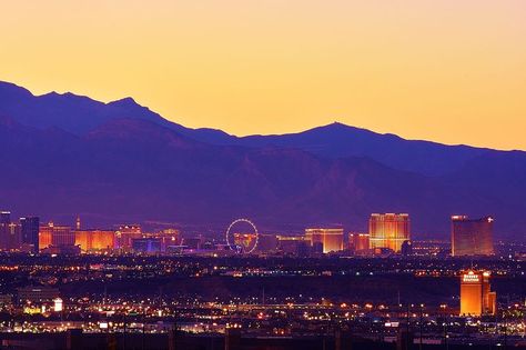 Las Vegas Mountain View, Vegas Desert Aesthetic, Las Vegas Mountains, Vegas Landscape, Las Vegas Sunset, Vegas Sunset, Las Vegas Images, Las Vegas View, Last Vegas