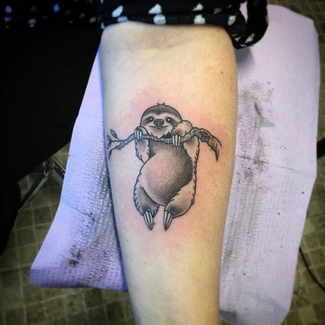 Tattoo Fixers, Tattoo Bunt, Rabe Tattoo, Circular Tattoo, Sloth Tattoo, Sloth Hanging, Astronaut Tattoo, Family Tattoos, 문신 디자인