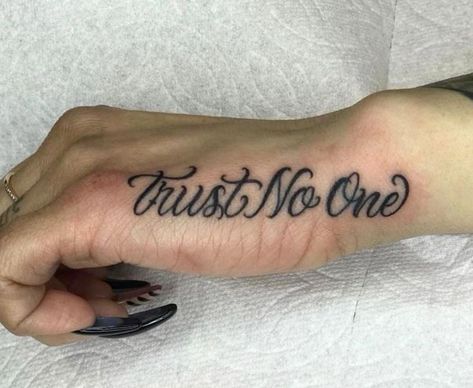 Tattoo Ideas Trust No One, Trust No One Tattoo, One Tattoo, Chicano Lettering, Chicano Art Tattoos, Small Pretty Tattoos, Chicano Art, Trust No One, Tattoo Lettering