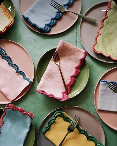 Anthropologie Table Setting, Colorful Table Runner, Bright Wedding Florals, Small Beautiful Homes, Objects Aesthetic, Colorful Tableware, Colorful Tablescapes, Unique Tableware, Gift Shop Interiors