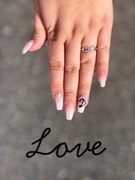 Boyfriend initials on nails French Tip Nails With Boyfriends Initials, Bc Initial Nails, Acrylic Nails With Letter D On It, Cute Nails With Boyfriends Initial Short, Nail Design With Boyfriend Initial, Nails With His Initials Red, Short Nails Ideas With Initials, Cute Nails With Boyfriends Initial, D Nails Letter