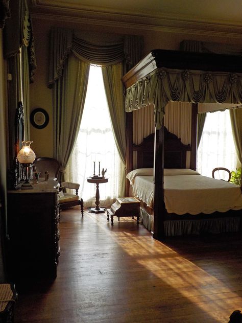 1880s Bedroom, 1800 House Aesthetic, 1700s House Interior, 1890 Bedroom, 1890s Bedroom, 1860s House, Romantic Academia Bedroom, 19th Century Bedroom, Green Victorian Bedroom