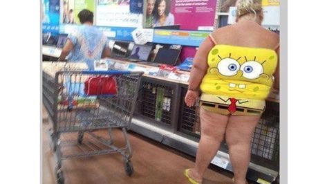 20 People Who Didn’t Think Before They Left the House - Gallery Walmart Lustig, Spongebob Fashion, Walmart Funny, Classy People, Walmart Fashion, Crazy Outfits, 웃긴 사진, Funny Lol, صور مضحكة