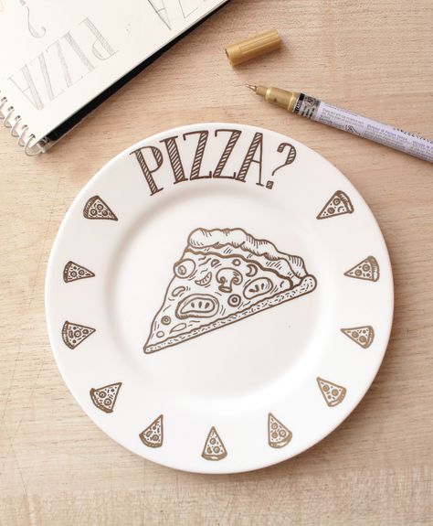 Pizza Plate Design, Pizza Plates Ceramic, Pizza Plate, Pizza Bowl, Italian Dinner Party, Glass Painting Designs, Keramik Design, Painted Plates, Pizza Lovers