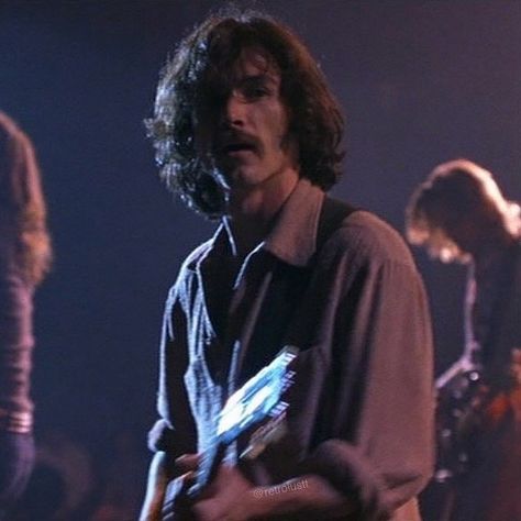 Billy Crudup as Russell Hammond in Almost Famous. • Almost Famous MA15+ ‧ 2000 ‧ 2h 2m • #almostfamous #movie #movies #2000s #00s #outfit #outfits #1970s #70s Russel Almost Famous, Almost Famous Russell Hammond, Billy Crudup Almost Famous, Russel Hammond, Russell Hammond, Movies 2000s, Billy Crudup, Takeshi Kaneshiro, 70s Men