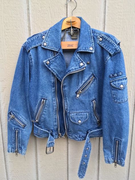 Gen X Fashion, Denim Jacket Men Vintage, Denim Jacket Grunge, Fall Fashion Denim, Calvin Klein Sport, Denim Jacket Fashion, Black Men Fashion Swag, Denim Projects, Denim Jacket With Dress