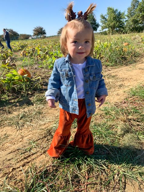 Pumpkin Patch Outfit Toddler Girl, Toddler Girl Pumpkin Patch Outfit, Baby Girl Pumpkin Patch Outfit, Fall Picture Outfits For Kids, School Picture Outfits, Jean Shirt Outfits, Fall Picture Outfits, Bell Bottoms Outfit