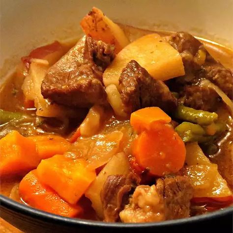 Portuguese Beef Stew Recipe, Poutine Recipe, Tasty Beef Stew, Rave Review, Crockpot Meal, Carne Guisada, Beef Stew Crockpot, Multi Cooker, Slow Cooker Beef Stew