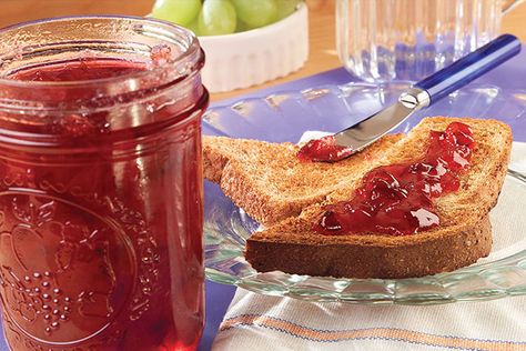 Discover SURE.JELL Plum Jam, a deliciously sweet fruit spread. Cook fresh plums, sugar and fruit pectin for a scrumptious homemade jam that everyone will love! Plum Jam With Pectin, Plum Freezer Jam, Raspberry Rhubarb Jam, Raspberry Freezer Jam, Rhubarb Jam Recipes, Plum Jam Recipes, Strawberry Freezer Jam, Strawberry Rhubarb Jam, Raspberry Rhubarb