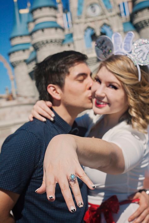 Disney Engagement Photo Session of Andres and Jackie (@irl_rapunzel on Instagram). Photography by Blair Bush Weddings. Disneyland Engagement Pictures, Disney Engagement Pictures, Disney World Engagement, Disney Proposal, Disneyland Engagement, Disney Poses, Disney Engagement, Bush Wedding, Disney World Wedding