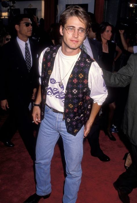 90s Fashion Man, 90s Outfits Men, 90s Men Outfits, 90s Men Fashion, 1990s Outfits, Brandon Walsh, Jason Priestley, Santa Cecilia, 90s Fashion Men