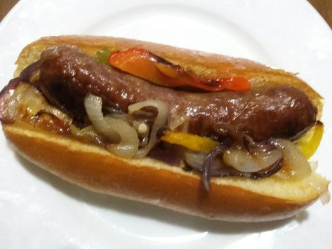 Easy Delicious Beer Brats with Peppers and Onions – dawns-ad-lib.com® Brats With Peppers And Onions, Brat Sausage, Grilled Brats, Brats Recipes, Bratwurst Recipes, Beer Brats, Buns Recipe, Food Trailer, Food Dinner