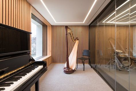 Music Academy Interior Design, Music Practice Room, Music Studio Room Design, Piano Room Design, Music Room Storage, Studio Room Design, Music Architecture, Music Institute, Music Room Design