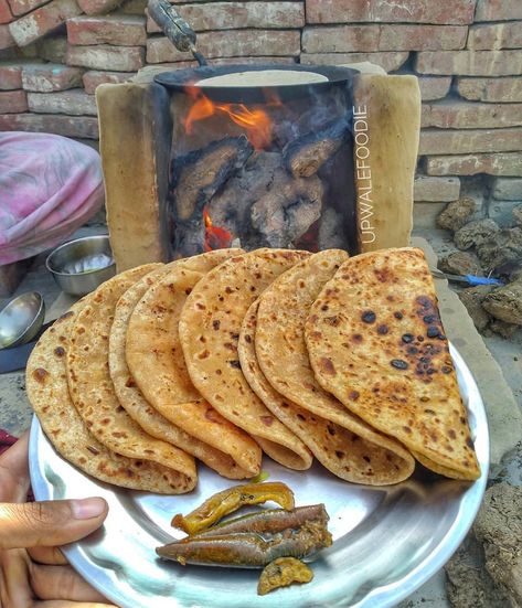 Punjabi Village, Desi Breakfast, Village Food, Vegetarian Indian, Instagram Feeds, Desi Food, India Food, Indian Street Food, Indian Food Recipes Vegetarian