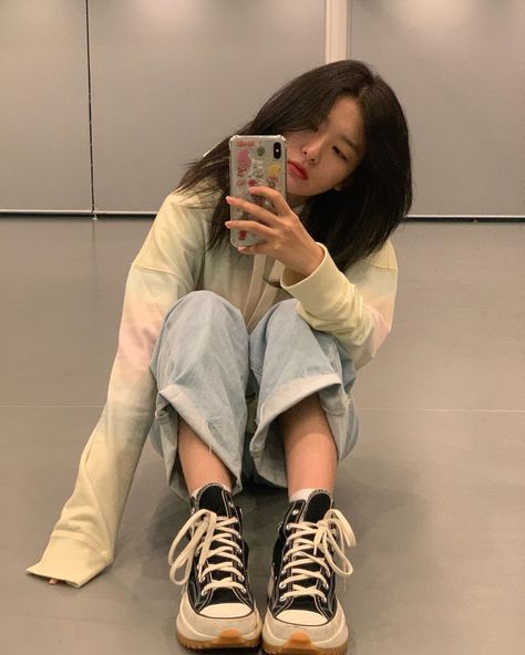 Seulgi Instagram, Converse Run Star Hike, Run Star Hike, Red Velvet Seulgi, Outfits With Converse, Korean Aesthetic, Ulzzang Girl, Aesthetic Girl, Korean Girl