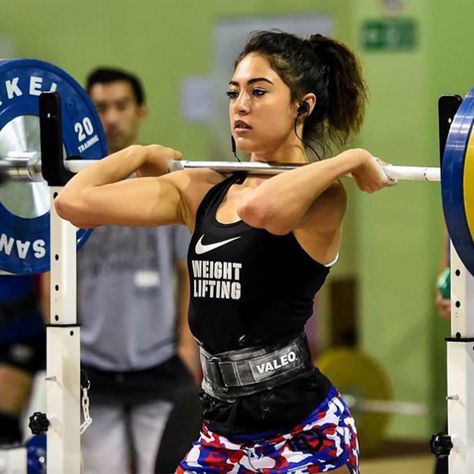 Olympic-Style Weightlifting Women Who Make Lifting Heavy Sh*t Look Easy Olympic Weightlifting Women, Female Weight Lifting, Weightlifting Women, Weight Lifters, Weight Lifting Routine, Day Camping, Olympic Weightlifting, Olympic Lifting, Runners High