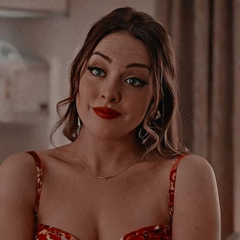 Elizabeth Gillies Aesthetic, Dynasty Edits, Liz Gillies Icon, Netflix Tumblr, Carrington Dynasty, Liz Gilles, Fallon Carrington, Jade West, Liz Gillies