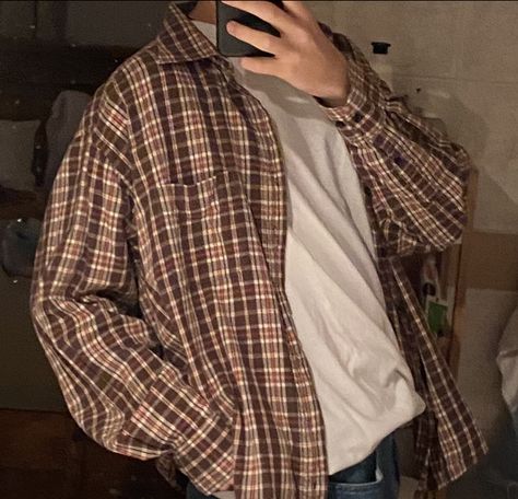 Guy In Flannel Aesthetic, Plaid Long Sleeves Outfit, Long Sleeves Outfit Aesthetic, Boy In Flannel, Outfit Aesthetic Boy, Outfit Aesthetic Men, Long Sleeves Outfit, Flannel Outfits Aesthetic, Aesthetic Boy Outfit