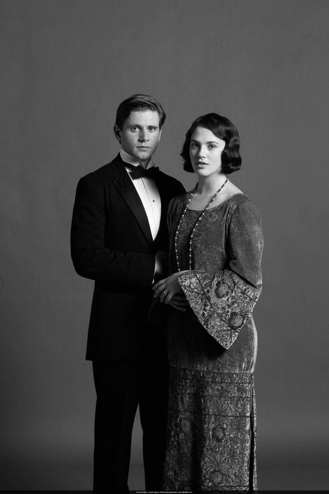 Sybil Crawley Aesthetic, Downton Abbey Branson, Downtown Abbey Aesthetic, Downton Abbey Wallpaper, Downtown Abbey Wallpaper, Sybil And Branson, Sybil Branson, Downtown Painting, Sybil Crawley