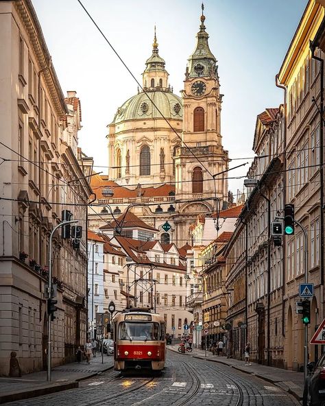 Prague, Czech Republic 🇨🇿 . . Prague, the capital of the Czech Republic, is like stepping into a storybook. It's famous for the Charles Bridge, which connects the old town to the stunning Prague Castle overlooking the city. You can wander through cobblestone streets in Old Town Square, check out the Astronomical Clock, and soak in the baroque architecture. Don't miss exploring the Jewish Quarter with its rich history. Whether you're cruising on the Vltava River or enjoying the vibe at Wencesl... Prague Czech Republic Aesthetic, Prague Tattoo, Check Republic, Candela Obscura, Prague Architecture, Prague Old Town, Pictures Of Beautiful Places, Astronomical Clock, Prague City