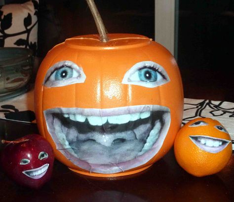 Annoying Pumpkin, with his friends Annoying Apple and Annoying Orange! Youngest kiddo's school does pumpkin contest and this was -Bone's entry this year. the face on Annoying Pumpkin is his own.. and we used other family members for Annoying Apple and Annoying Orange.. hilarious fun for all!!! Will probably do this for our actual pumpkin on Hween Night!!! Annoying Orange Pfp, Annoying Orange Apple, Apple Memes Funny, Pumpkin Family, Annoying Orange, Orange Cat Being Weird, Pumpkin Meme Humor, Pumpkin Contest, Family Members