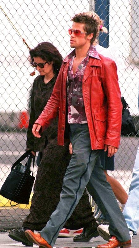 the RPF Carla Diaz, Bonnie Tyler, Tyler Durden, Foto Casual, Club Style, Halloween Kostüm, Mode Inspo, Brad Pitt, Red Jacket