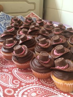 Cowgirl Theme Cupcakes, Western Party Cupcakes, Western Cupcake Cake, Pink Cowboy Cake, Horse Party Cupcakes, Cowgirl Party Desserts, Cowgirl Cakepops, Western Party Desserts, Cowgirl Bday Cake