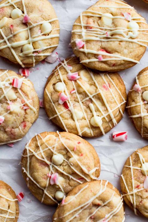 Soft and chewy peppermint cookies with white chocolate and candy canes!! Christmas cookie recipe on sallysbakingaddiction.com Peppermint Mocha Cookies, Peppermint Christmas Cookies, Peppermint White Chocolate, Cookies With White Chocolate, Peppermint Recipes, Butter Blossoms, Sallys Baking, White Chocolate Peppermint, Mocha Cookies