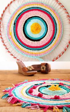 Hula Hoop Rug, Rag Rug Diy, Braided Rug Diy, Arts And Crafts For Adults, Rug Tutorial, Tshirt Rug, Diy T Shirt, Crafts For Adults, Fun Arts And Crafts