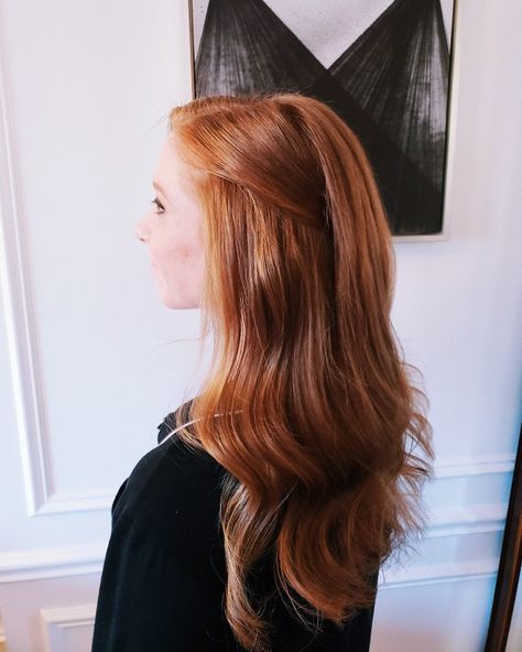 Blowout Half Up Half Down, Red Hair Blowout, Blowout Curls, Bridal Hairdo, Blowout Hair, Sleek Hairstyles, Half Up Half Down Hair, Loose Curls, Half Up Hair