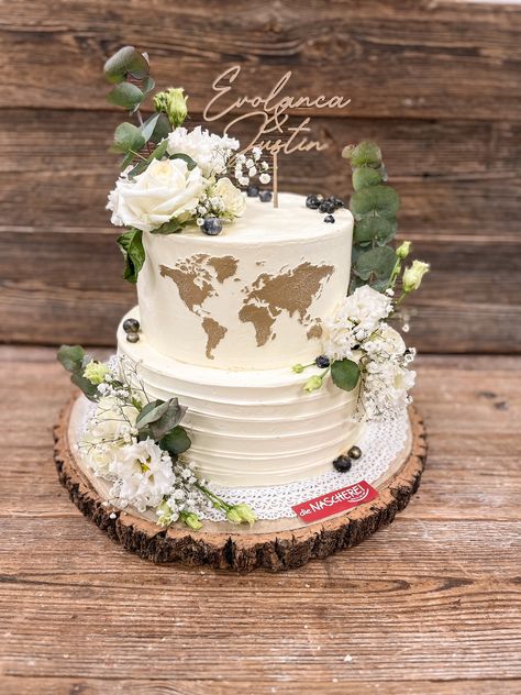 Travel Inspired Wedding Cake, Travel Wedding Cake Ideas, Travel Themed Wedding Cake, Travel Cakes Ideas, Travel Theme Wedding Cake, Travel Wedding Cake, Travel Inspired Wedding, Travel Theme Bridal Shower, Christmas Wedding Cakes