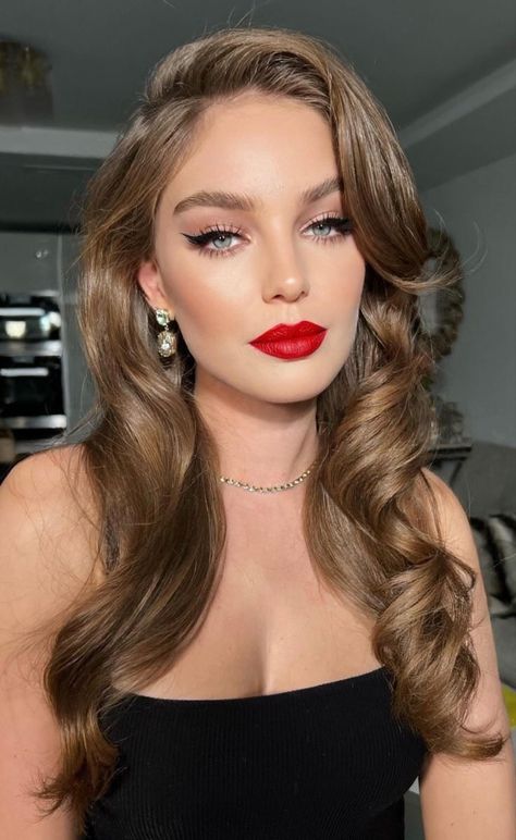 Red Lips Makeup Look, Wedding Hairstyles And Makeup, Makeup Pengantin, Red Lip Makeup, Unique Makeup, Red Lipstick, Wedding Hair And Makeup, Prom Makeup, Makeup Eyeliner