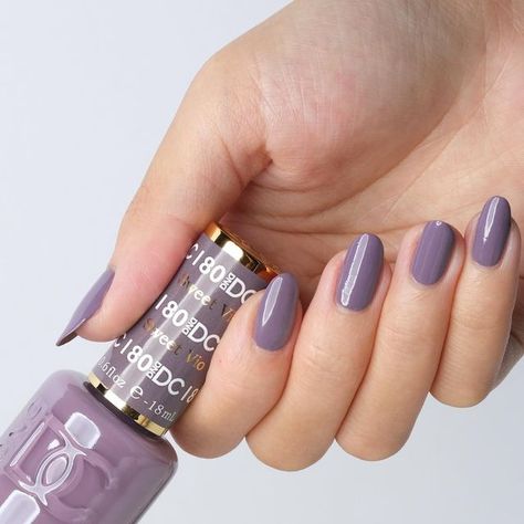 Dnd Gel Polish Colors Summer 2023, Dnd Nails, Latest Nail Colours, Dnd Gel Nail Polish, Cnd Nails, Builder Gel Nails, Band Nails, Dnd Gel Polish, Powder Nail Polish