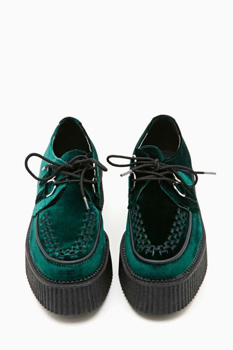 Green Velvet Shoes, Green Flats Shoes, Velvet Creepers, Black Velvet Shoes, Creepers Shoes, Shoes Green, Velvet Shoes, Lace Up Flats, Green Shoes