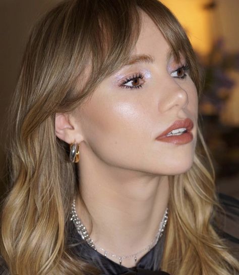 Suki Waterhouse Makeup, Suki Waterhouse Hair, Winter 23, Suki Waterhouse, Hair Appointment, Glam Looks, Lily Collins, Hair And Makeup, May 11