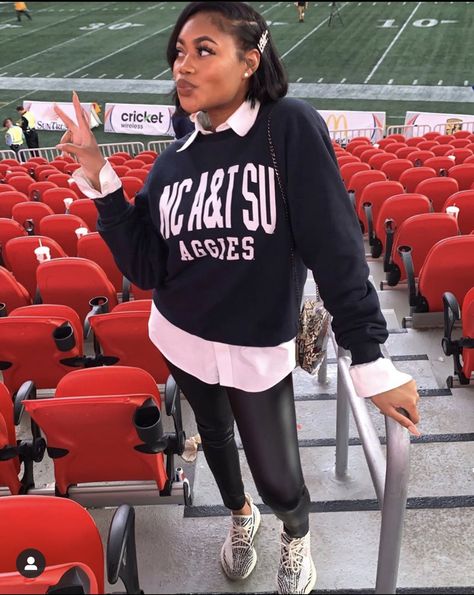 #yeezy #leather #hbcu #ncat #northcarolina #sweatshirt College Crewneck Sweatshirts Outfits, Hbcu Football Game Outfits, Winter Football Game Outfit, College Sweatshirt Outfit, Hoco Outfits, Hbcu Football, Hbcu Outfits, Football Game Outfits, College Football Game Outfit