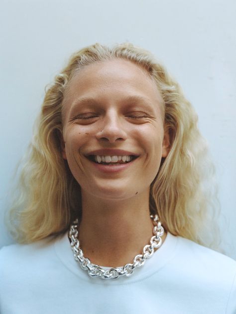 Frederikke Sofie, Le Grand Bleu, Cast Art, High Fashion Editorial, Vogue Uk, Small Rings, Lund, 인물 사진, White Wall